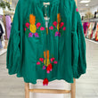 Cargar imagen en el visor de la galería, Camisa verde bordada spring