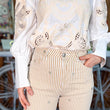 Cargar imagen en el visor de la galería, Camisa bordada beige