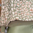 Cargar imagen en el visor de la galería, Camisa satinada estampada