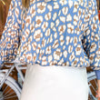 Cargar imagen en el visor de la galería, Blusa satinada azul