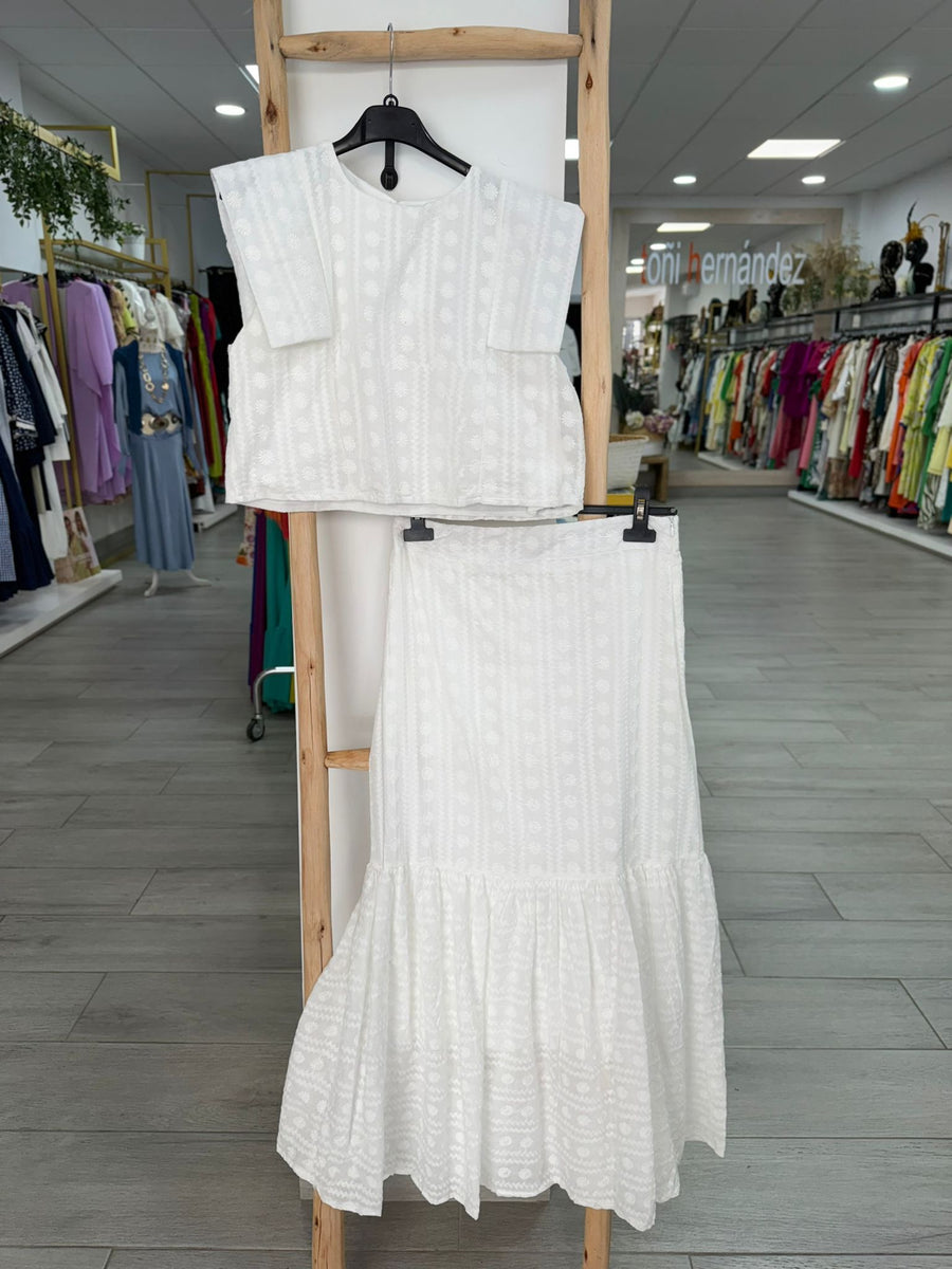 Conjunto top y falda