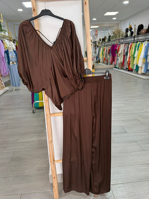 Conjunto brown
