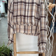 Cargar imagen en el visor de la galería, Camisa satinada corta
