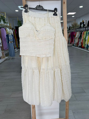Conjunto beige top y falda