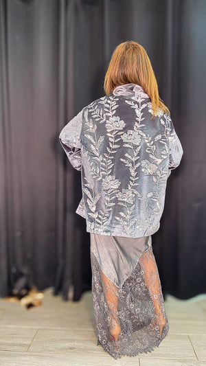 kimono de terciopelo gris