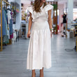Cargar imagen en el visor de la galería, Vestido blanco volumen
