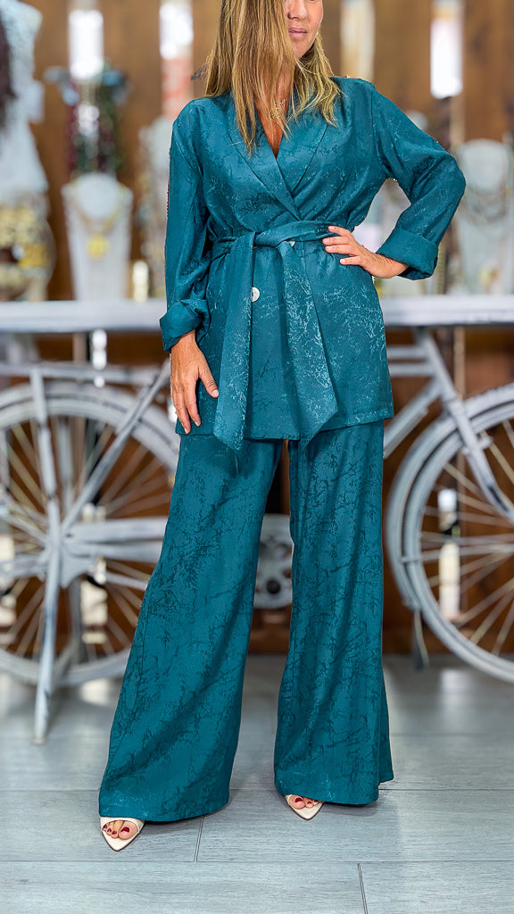 Traje aguamarina