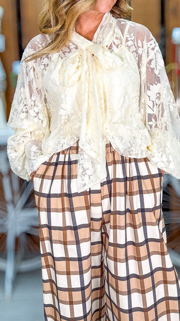 Camisa de encaje beige