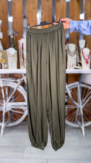 Pantalón bombacho liso satinado