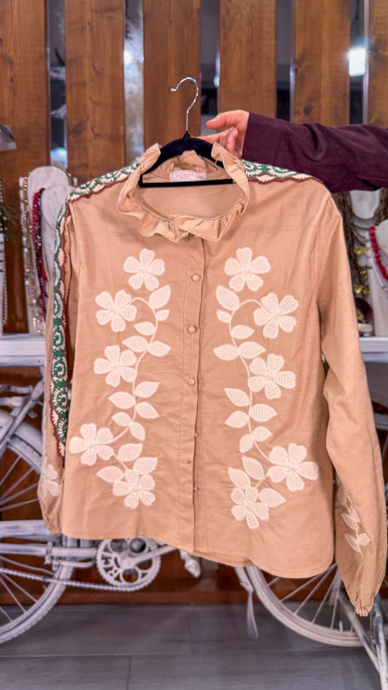 Camisa beige colores