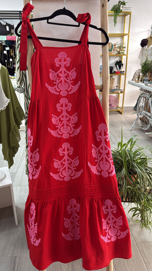 Vestido rojo y rosa