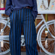 Cargar imagen en el visor de la galería, Pantalón azul marino rayas
