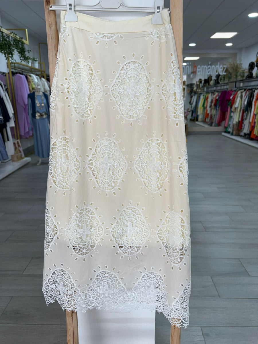 Falda bordada beige thj