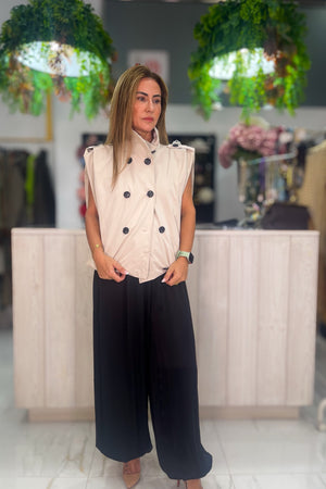 Chaleco Trench color beige - look completo