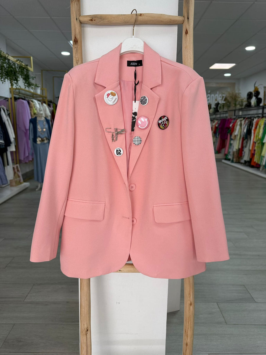 Chaqueta oversize con pin