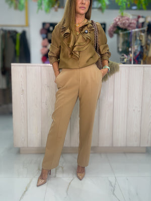 Pantalón Recto Camel - detalle frontal